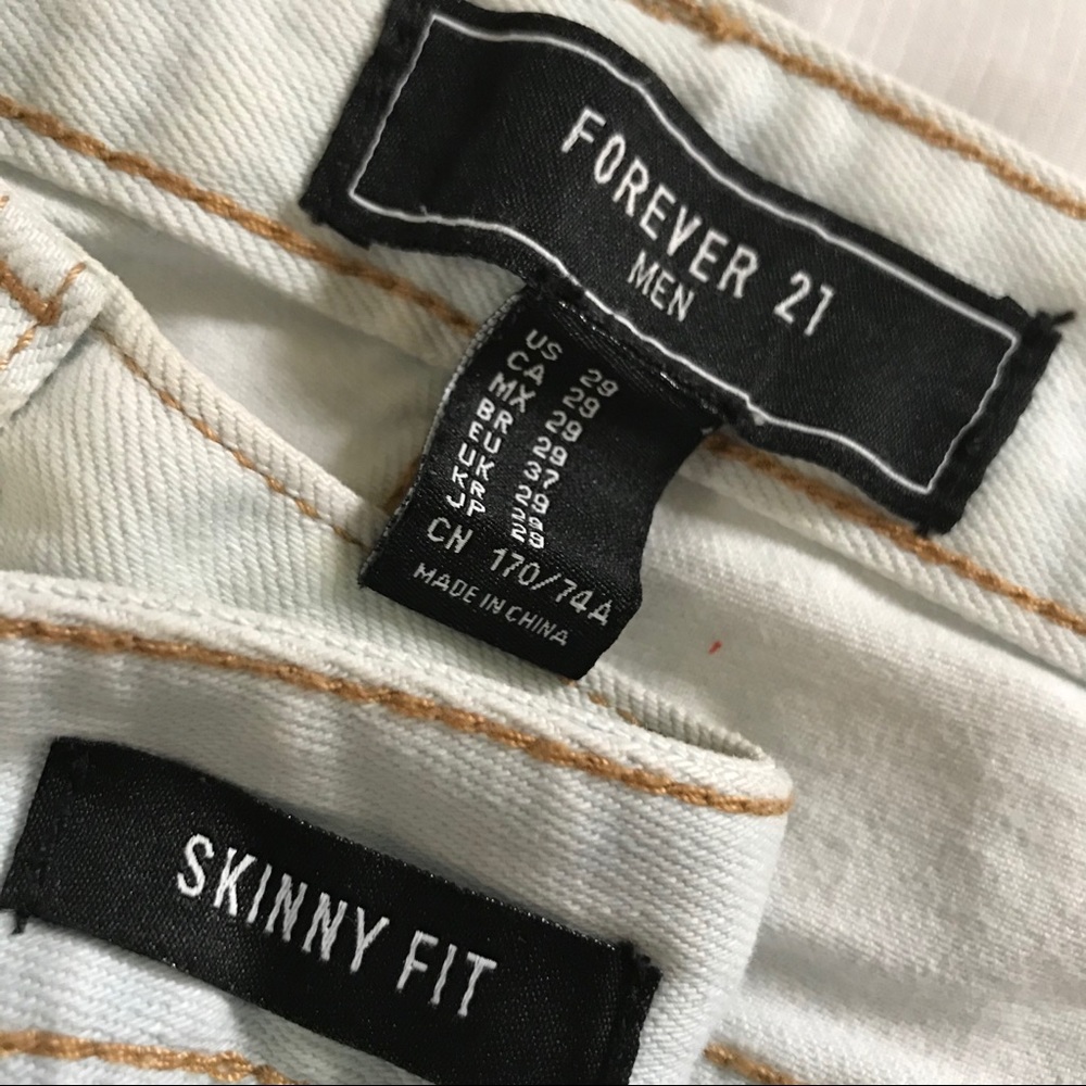 NWOT Lightwash Forever 21 Men Jeans - Picture 3 of 5